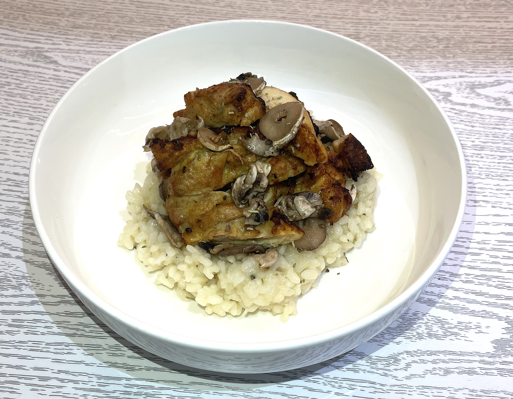 15/01 Risotto au bouillon de poule, parmesan, champignons, morceaux de cuisses de poulet grillé