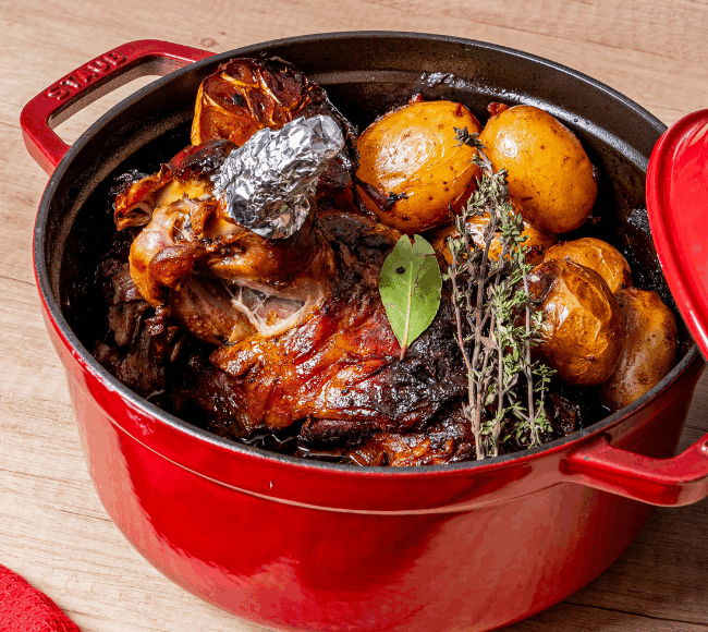 04/05 Epaule d'agneau confite au mélange miel, moutarde, ail et pomme de terre, carotte